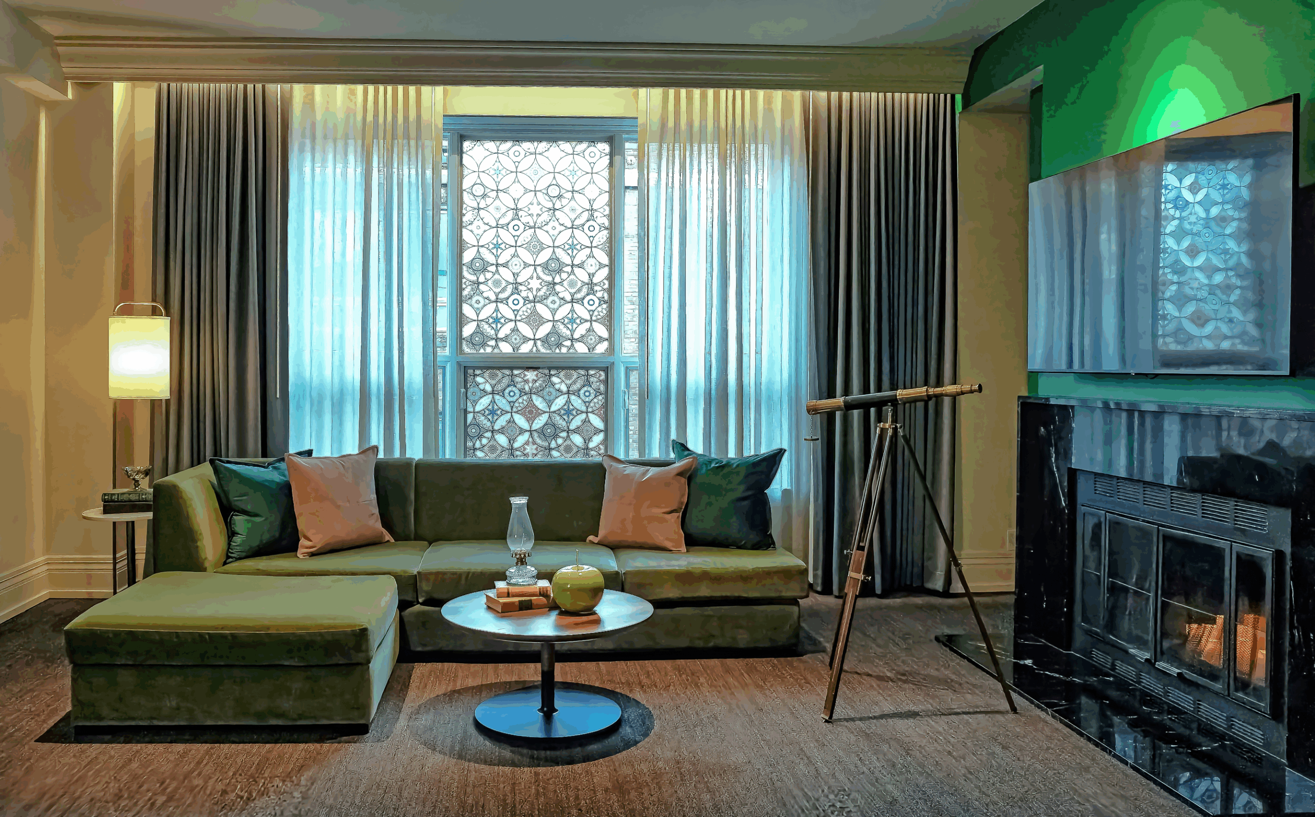 Emerald-City-Experience-Suite-The-Alexis-Hotel